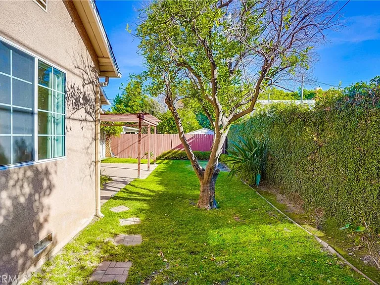 12528 Albers St — Photo 27