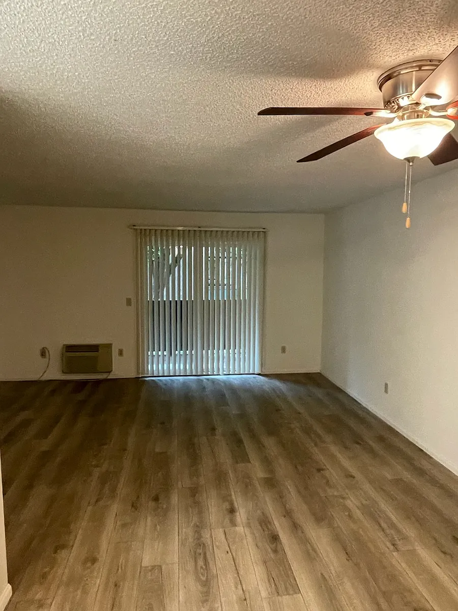 Building Photo - 404 S Anza St #1
