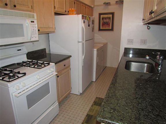 3rd image of 1461 Wingate Blvd