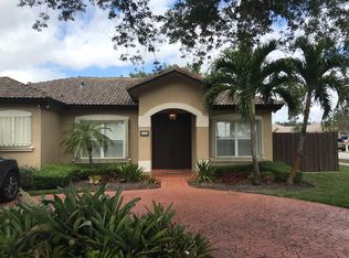 8721 NW 166th Ter, Miami Lakes, FL 33018