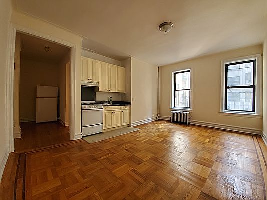 1st image of 2126 Benson Ave #20E