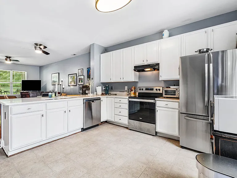 76 Millbrook Dr — Photo 9
