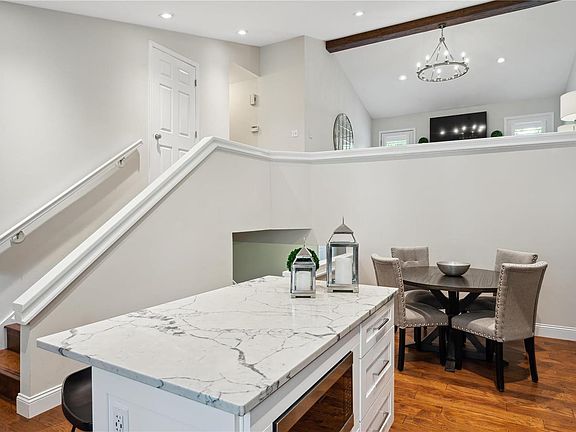 5th image of 61 Willowyck Ct