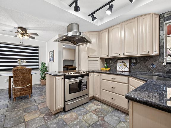 4th image of 1029 Ely Boulevard S