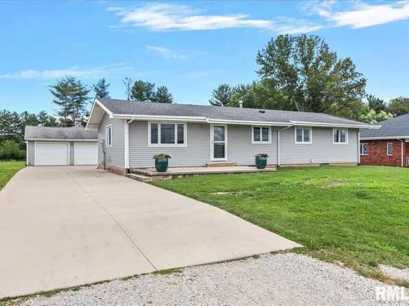 118 13th St, Pawnee, IL 62558