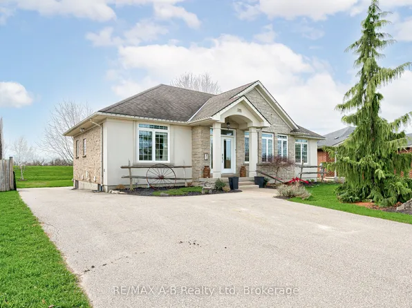296 Glass St, Saint Marys, ON N4X 1E5