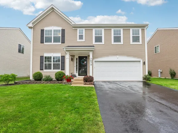 1670 Prospect Cir, Hampshire, IL 60140