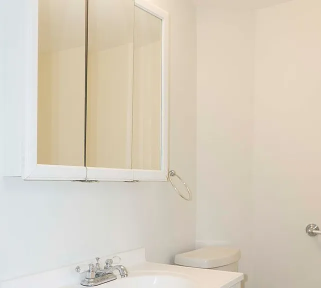 3151 Washington St #R1 — Photo 9