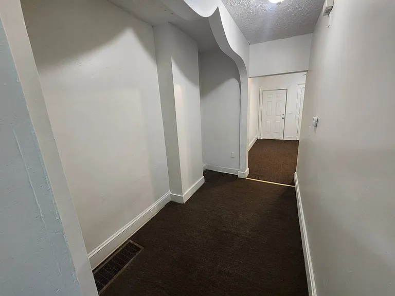536 E 117th St Cleveland, OH 44108 — Photo 18