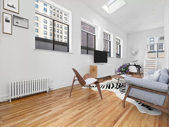 2nd image of 26 Beaver St APT 19