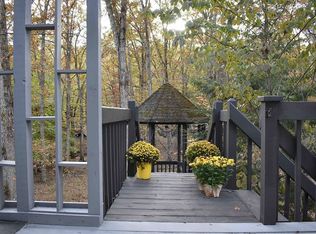 275 Canterbury Rd, Bushkill, PA 18324