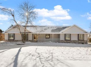 1151 Glacier PASS, Slinger, WI 53086