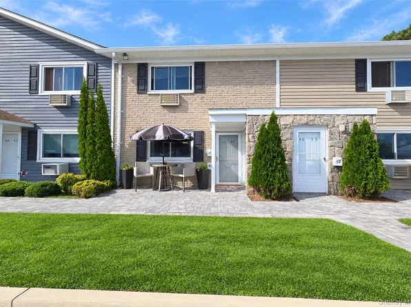 40 W 4th Street #49, Patchogue, NY 11772