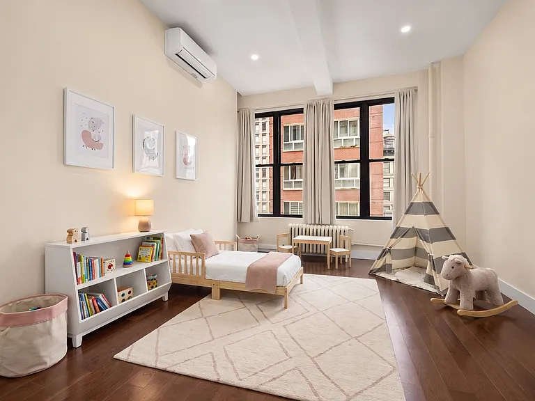 252 W 30th St #4B — Photo 6