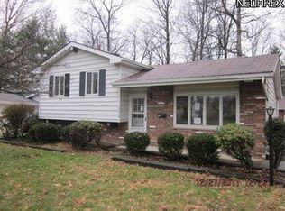 24010 Fairlawn Dr, North Olmsted, OH 44070