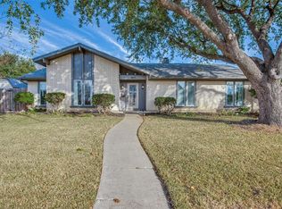1603 Valleycrest Ln, Carrollton, TX 75006