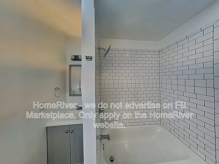 289 Hilton Ave — Photo 18