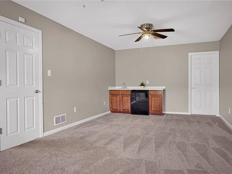 9704 Sundance Dr — Photo 33