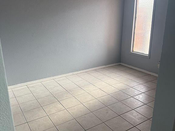 4th image of 360 Pendale Rd #1