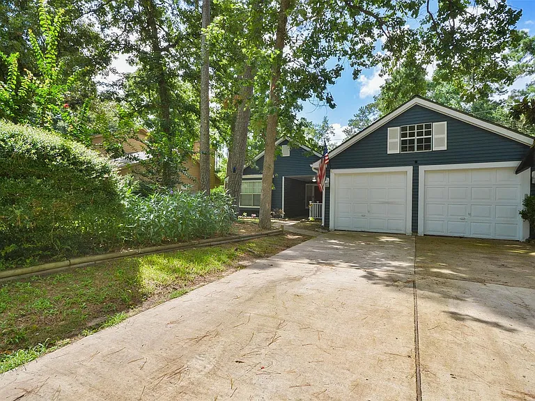 3218 Lake Stream Dr — Photo 3