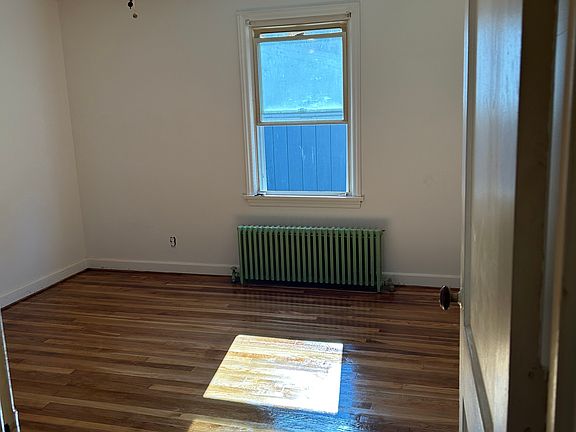 2nd image of 276 Spencer St #276