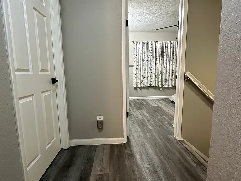 1506 Pecos Cir — Photo 6