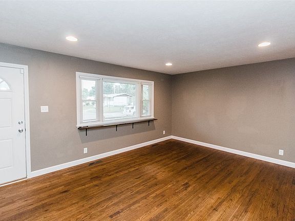 3rd image of 1314 W 18th St