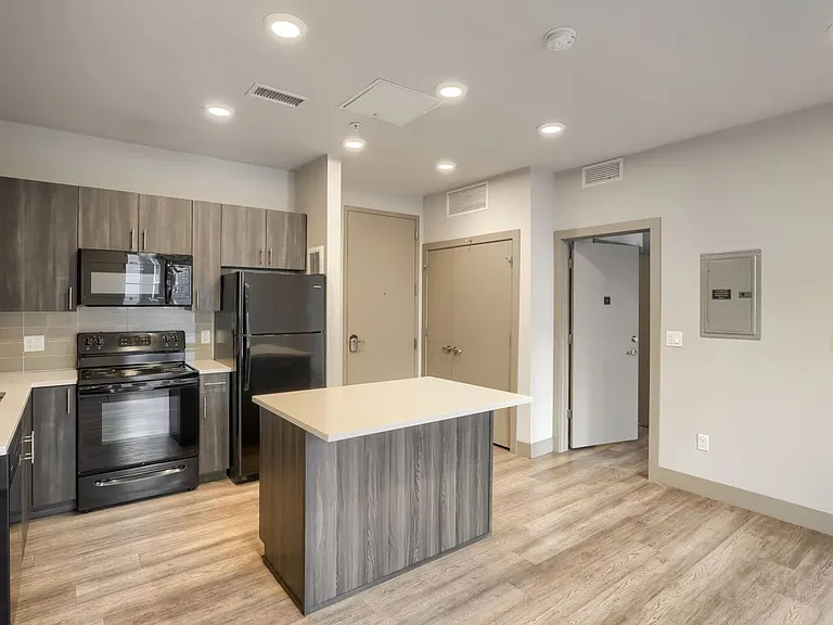 4923 King St — Photo 16
