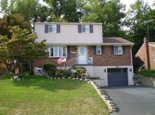 3552 Wallace Dr, Pittsburgh, PA 15227