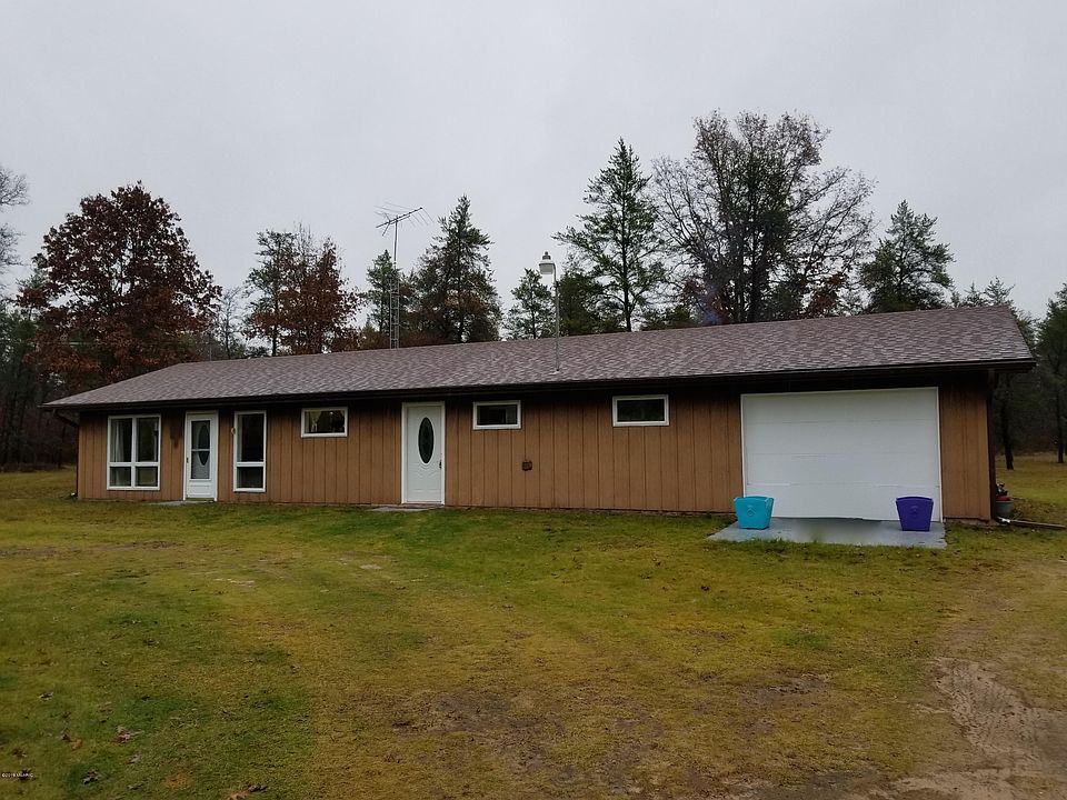 1st image of 2842 S Burke Cir