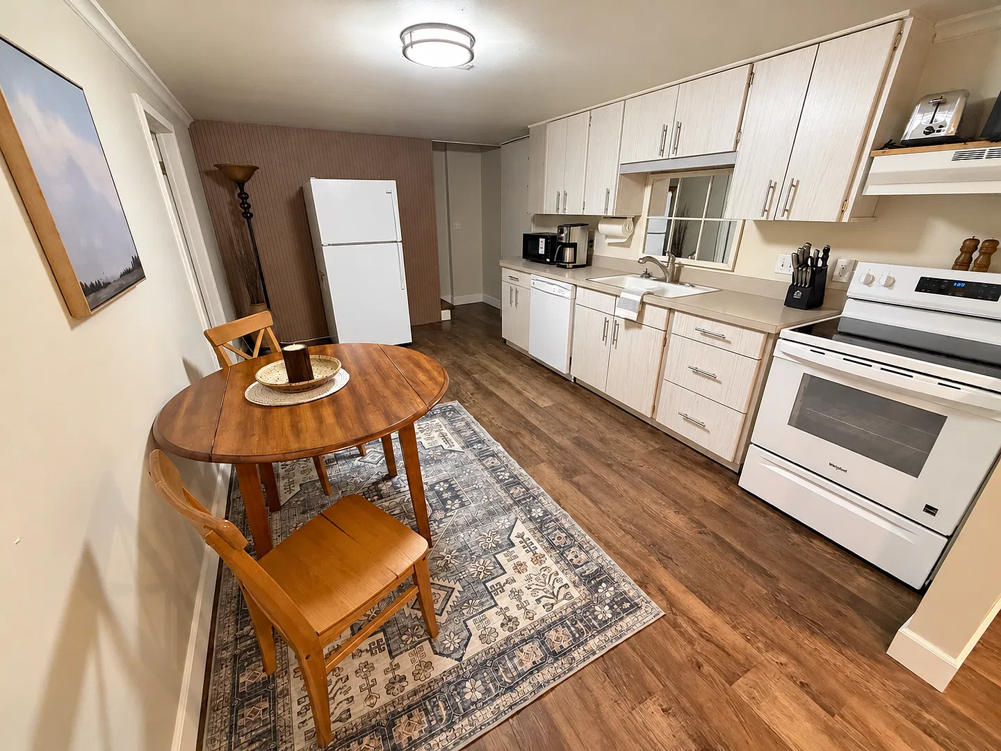 Newly remodeled and furnished 1 bedroom — Photo 4