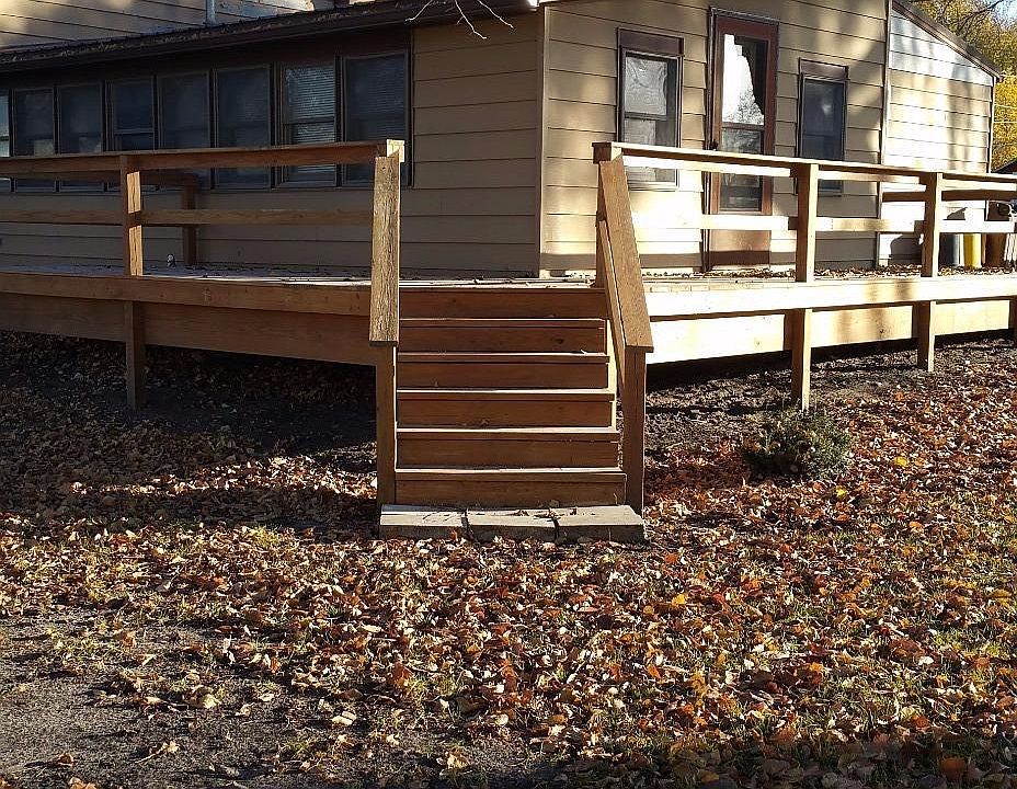 2nd image of 216 5th St SE