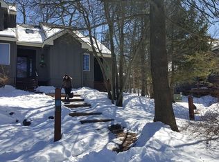 40 Snow Plow, Lake Harmony, PA 18624