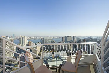 Rented by R New York