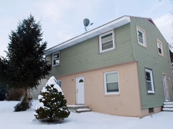 2817 Harwick Dr, Lansing, MI 48917
