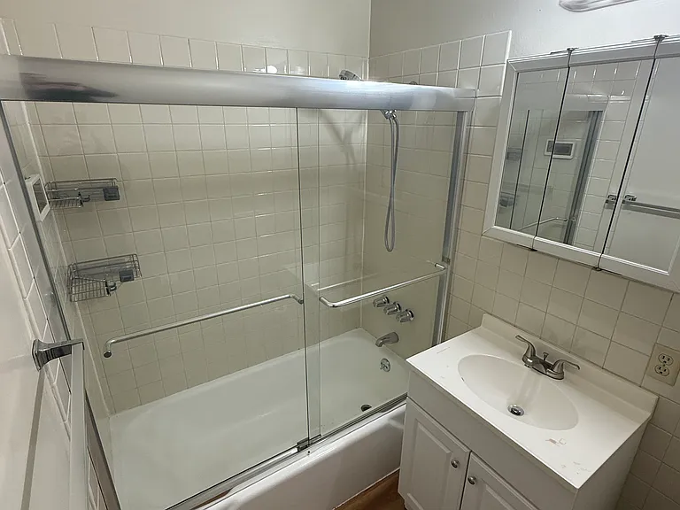 Fernmar Apartments — Photo 10