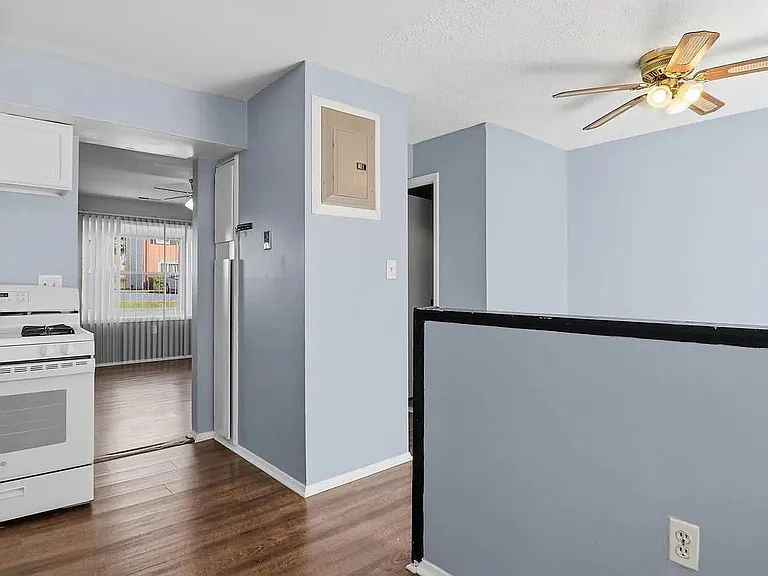 2612 Camberwell Ct — Photo 2