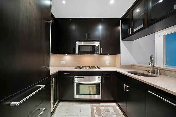 Rented by R New York | media 3