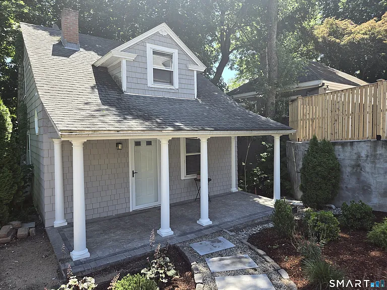 1034 Prospect Ave — Photo 3