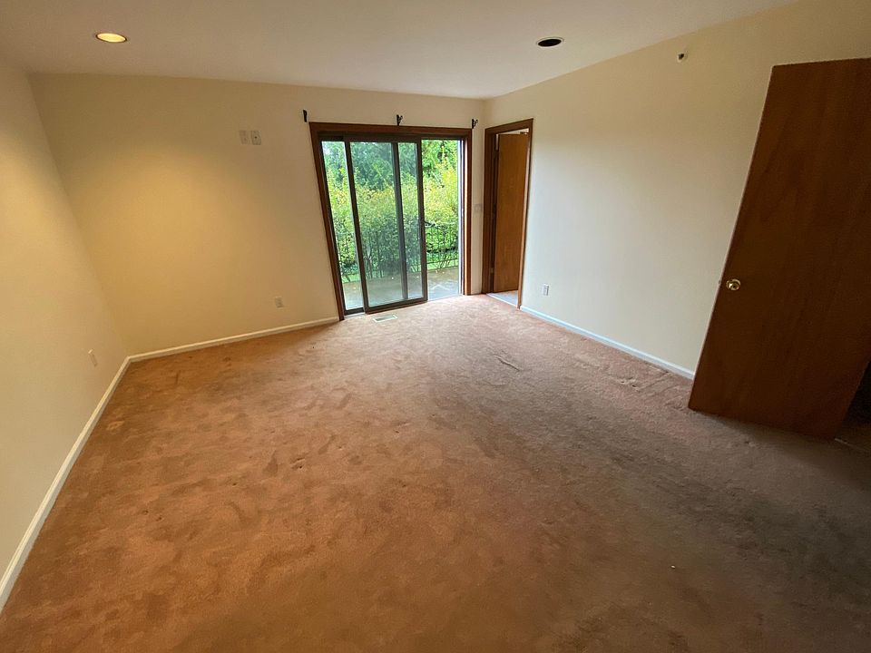 1st image of 99 Park Ave #1