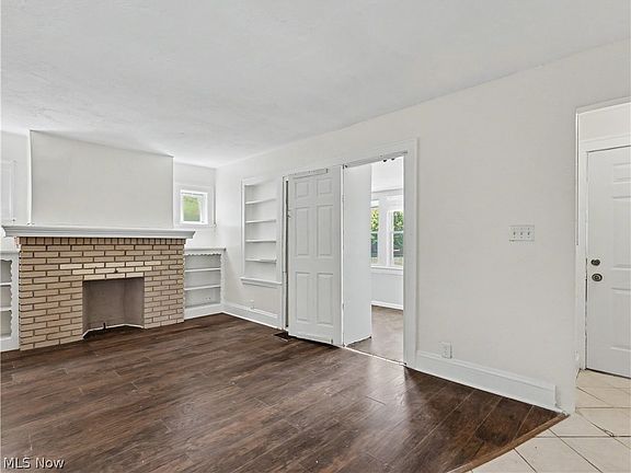 5th image of 1367 Clearaire Rd
