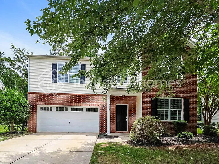 7112 Bear Grass Ln — Photo 1