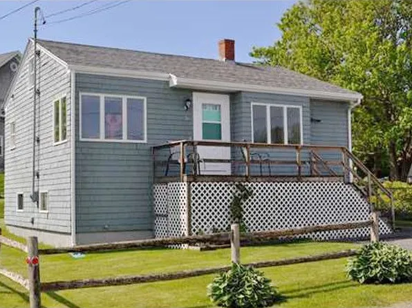 5 Lobster Cove Rd, York, ME 03909