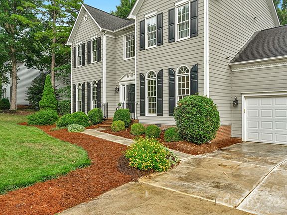 3rd image of 5425 Flowering Dogwood Ln