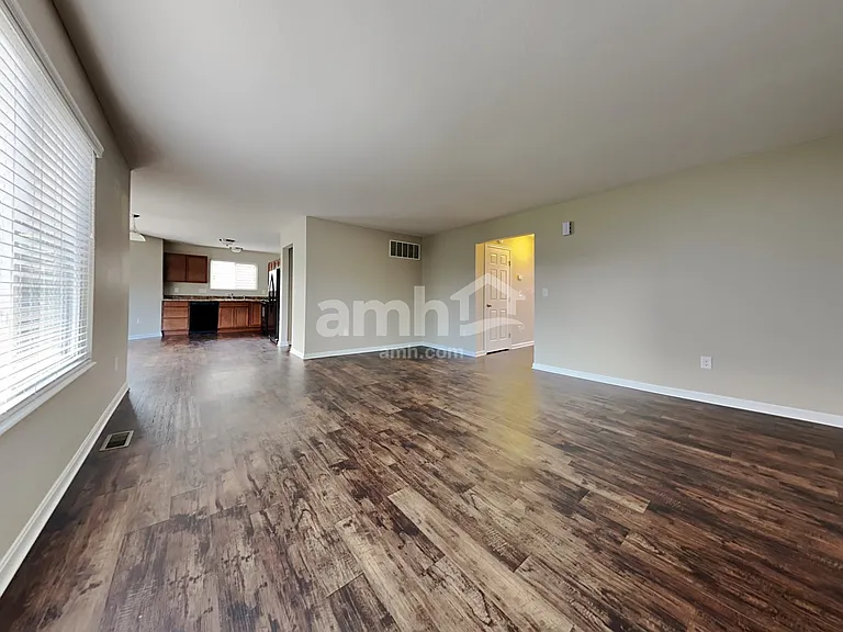 5454 Windsor Ct — Photo 7