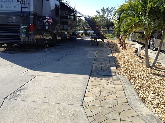 4th image of 319 Goldfish Ln
