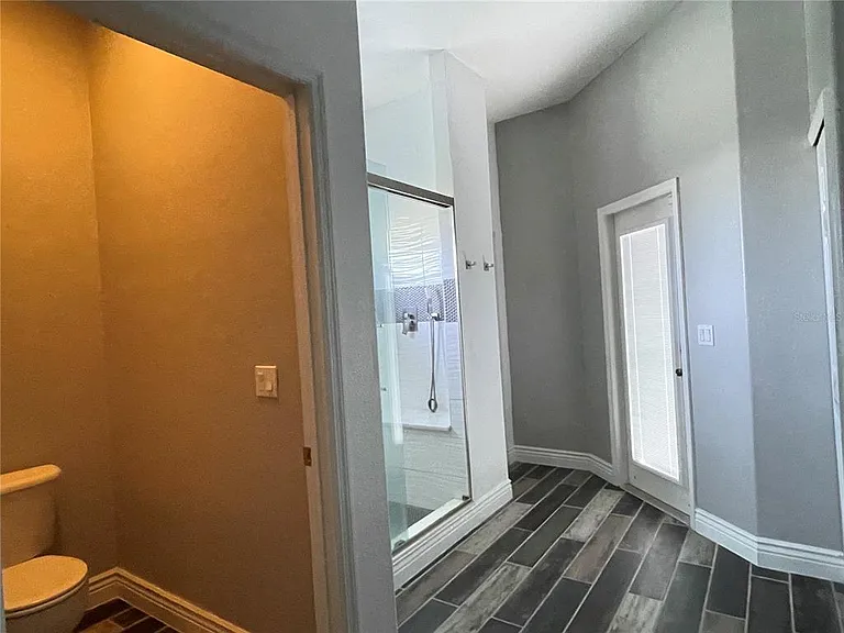 227 Pamona St — Photo 13