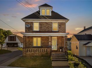 16 Vincennes Ave, Oakdale, PA 15071