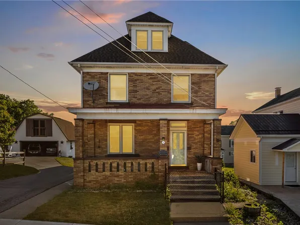 16 Vincennes Ave, Oakdale, PA 15071