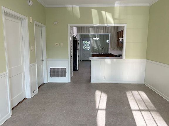 4th image of 208 Saint Anne St